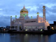 170  Sultan Omar Ali Saifuddien Mosque.JPG